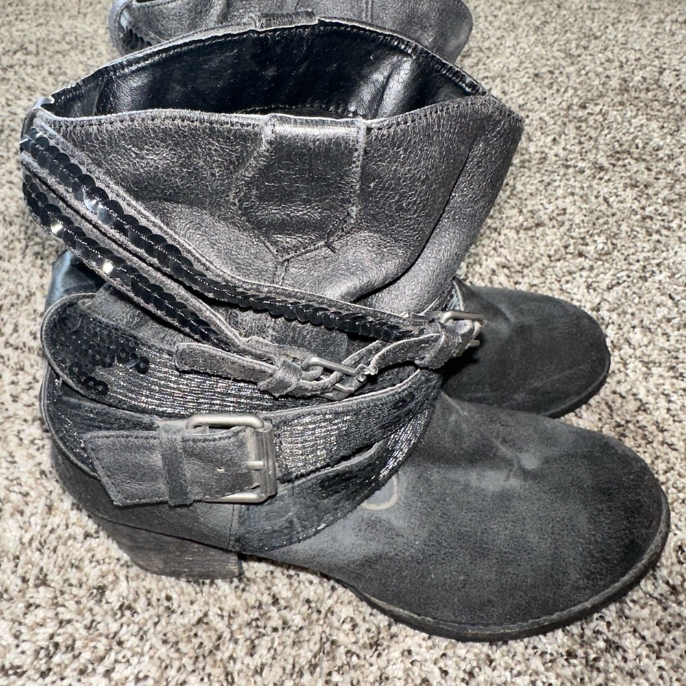 Booties - Picture 3 of 6